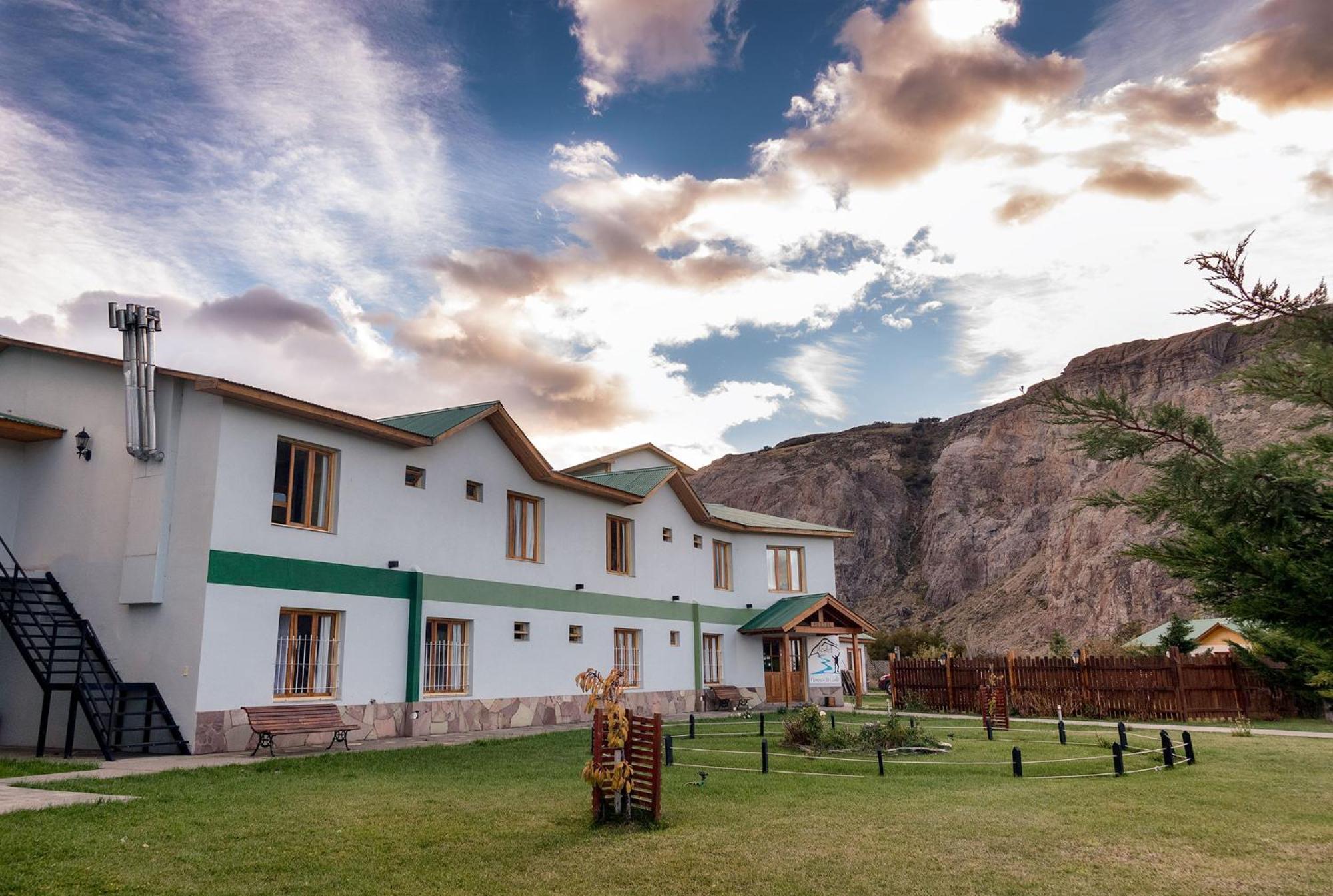 Hostel Pioneros Del Valle El Chalten Dış mekan fotoğraf