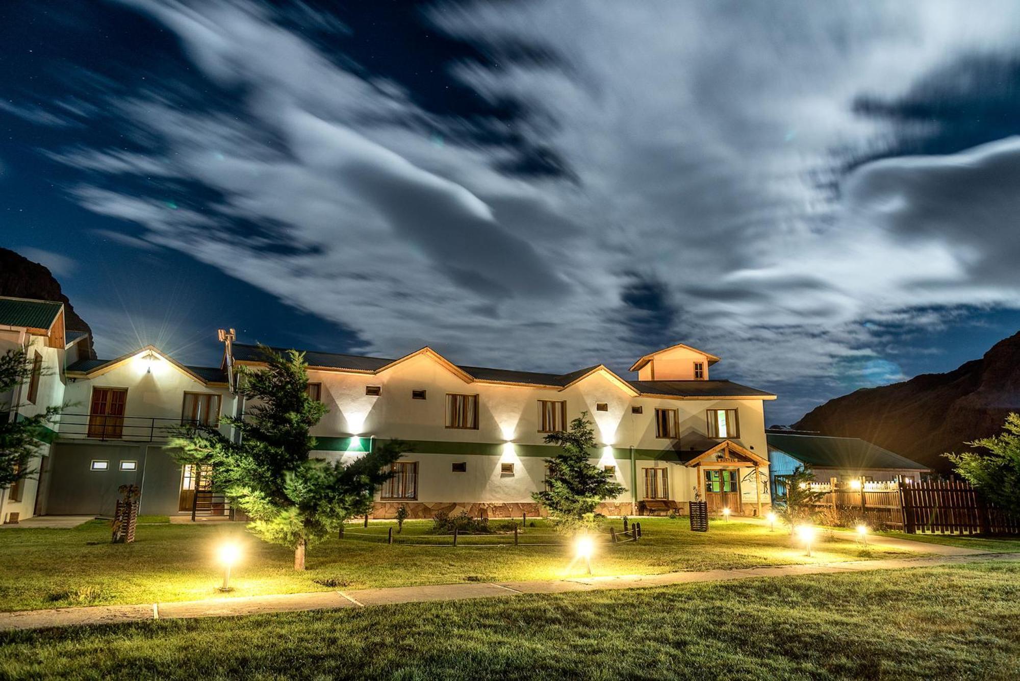 Hostel Pioneros Del Valle El Chalten Dış mekan fotoğraf